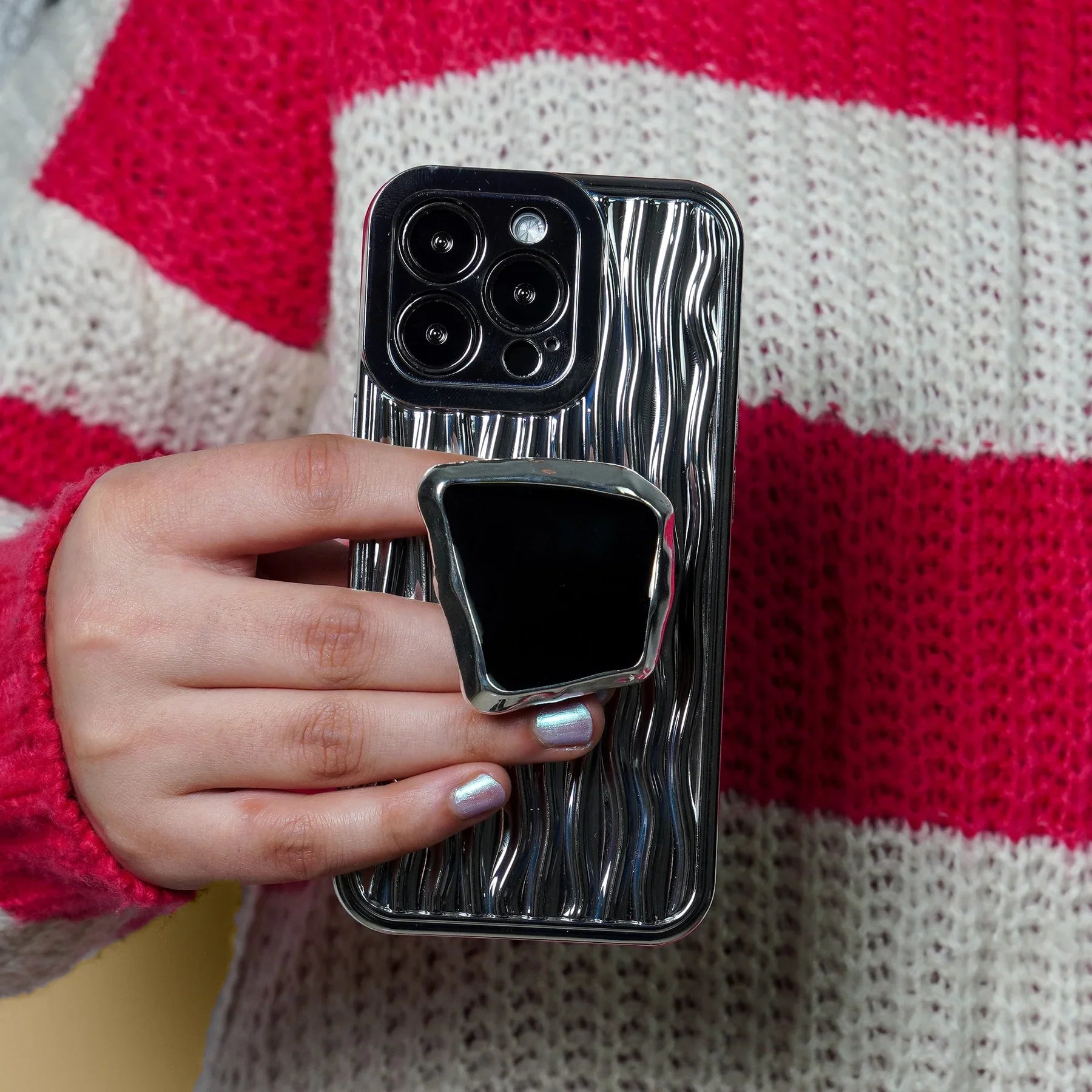 3D Textured Case with Curve Edge Phone Gripper